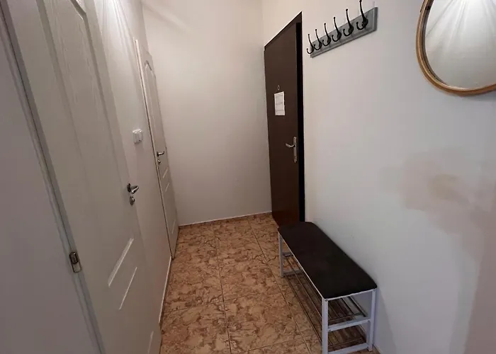 Air Conditioned 3 Apartment, Near Technopol Apartmán *