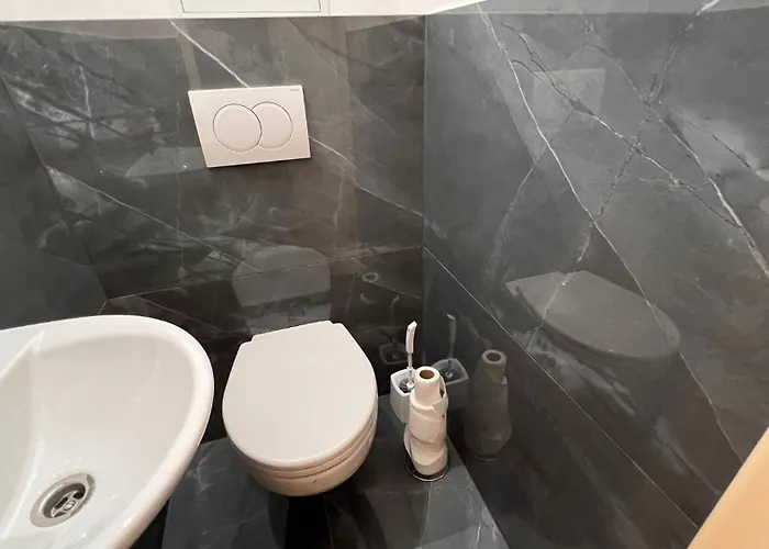 Air Conditioned 3 Apartment, Near Technopol Apartament Bratislava