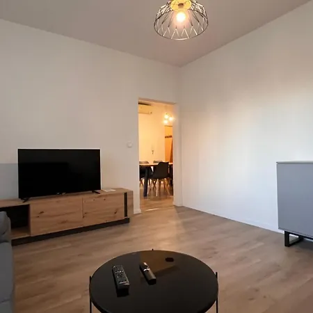 Air Conditioned 3 Apartment, Near Technopol 布拉迪斯拉发